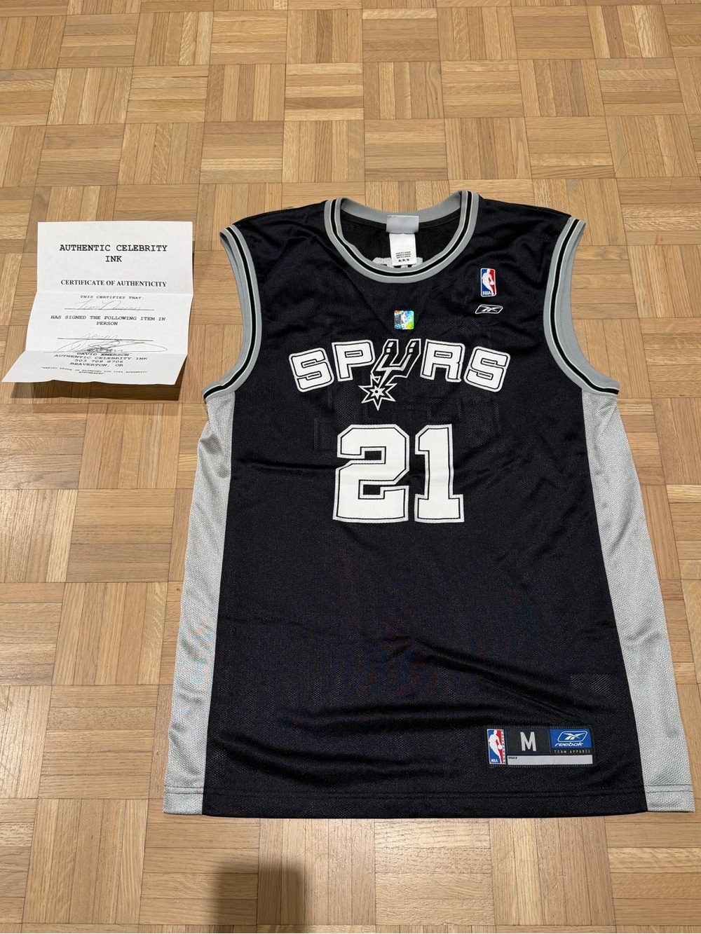 New Men’s Reebok Tim Duncan Spurs #21 Jersey - Size M - Signature smudged